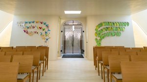 Portal, Bestuhlung, Orgelempore