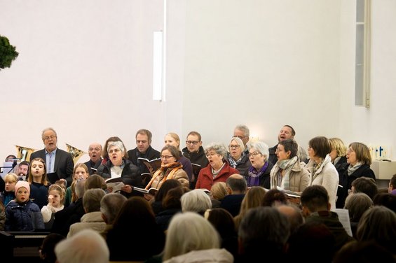 Adventssingen am 1. Advent 2023 in der Christuskirche mit Alt und Bass der Kantorei