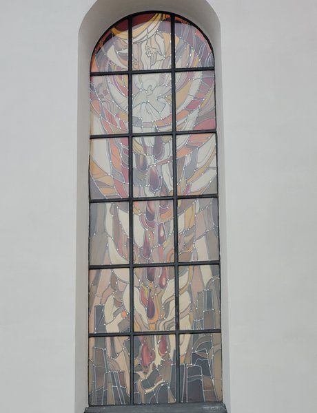 Nordfenster Pfingsten, Außenansicht von innen erleuchtet, Foto kb