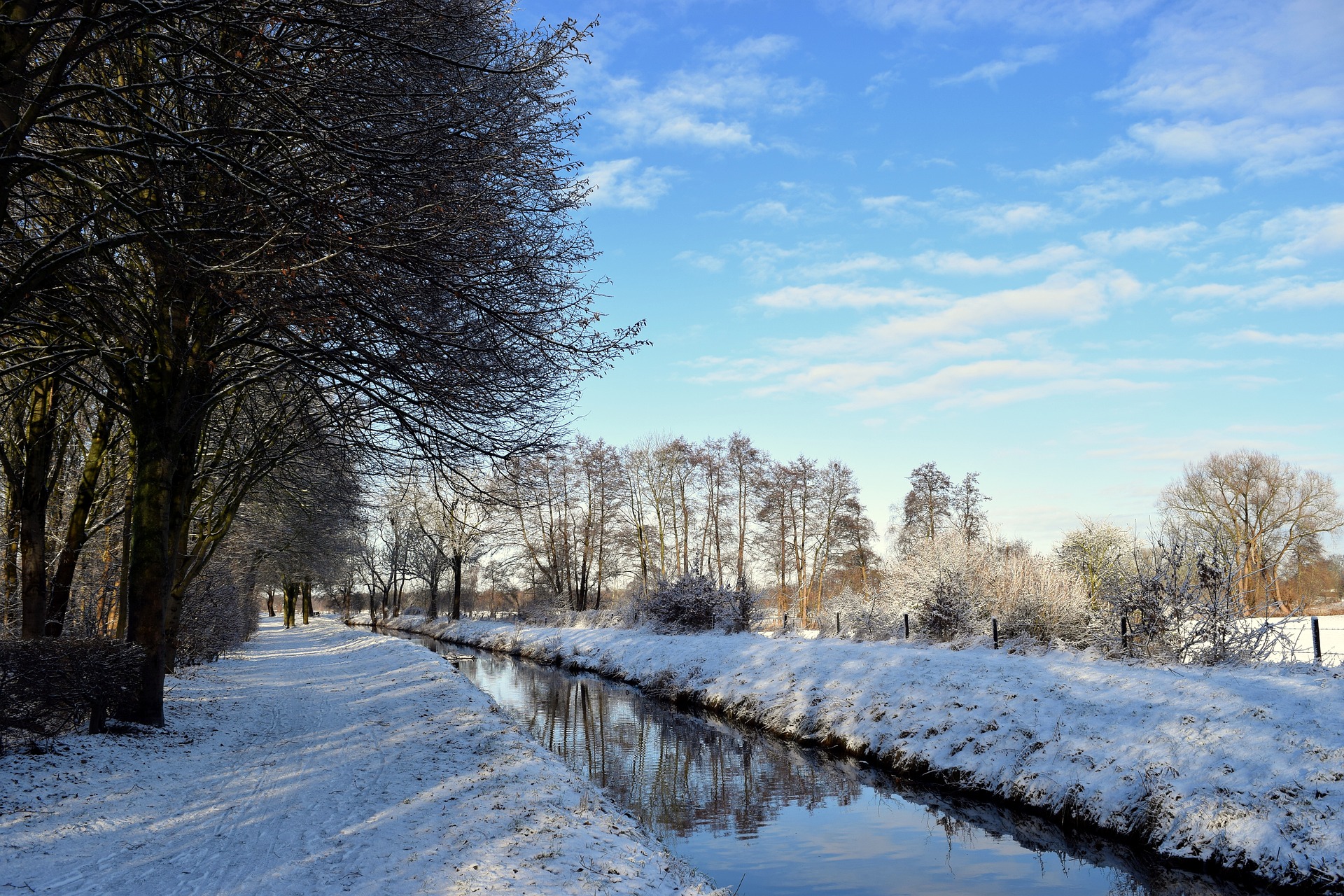 winterwanderung mit Fotosafri_pixabay