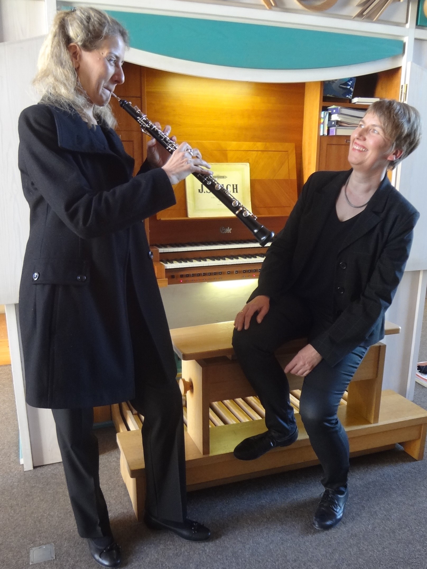 Beatix Köhle, Oboistin und Beatrice Höhn, Dekanatskantorin am Orgeltisch