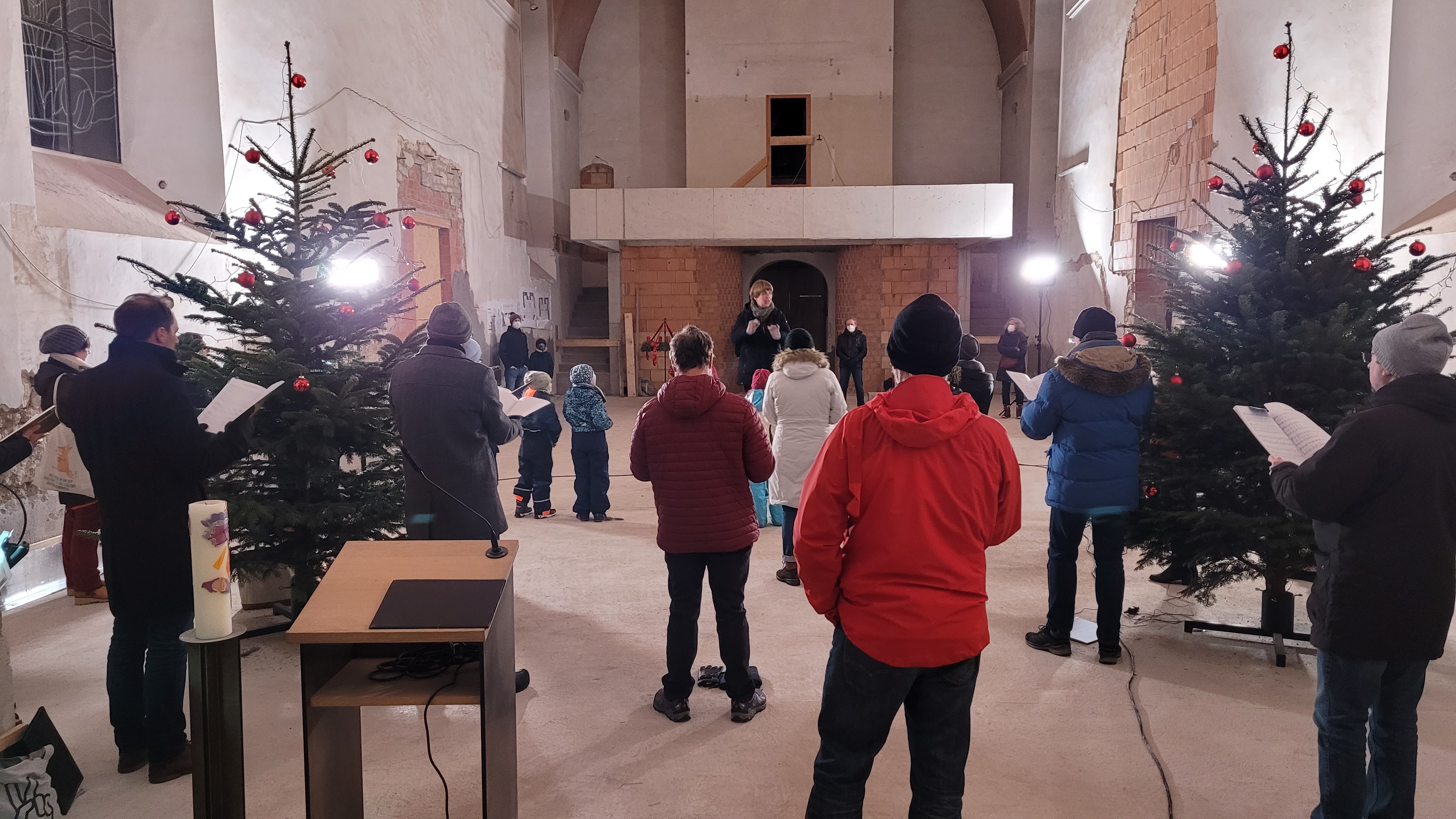 Probe Kantorei und Kinderchor für Gottesdienst aus der Christuskirchen-Baustelle, Foto: kb