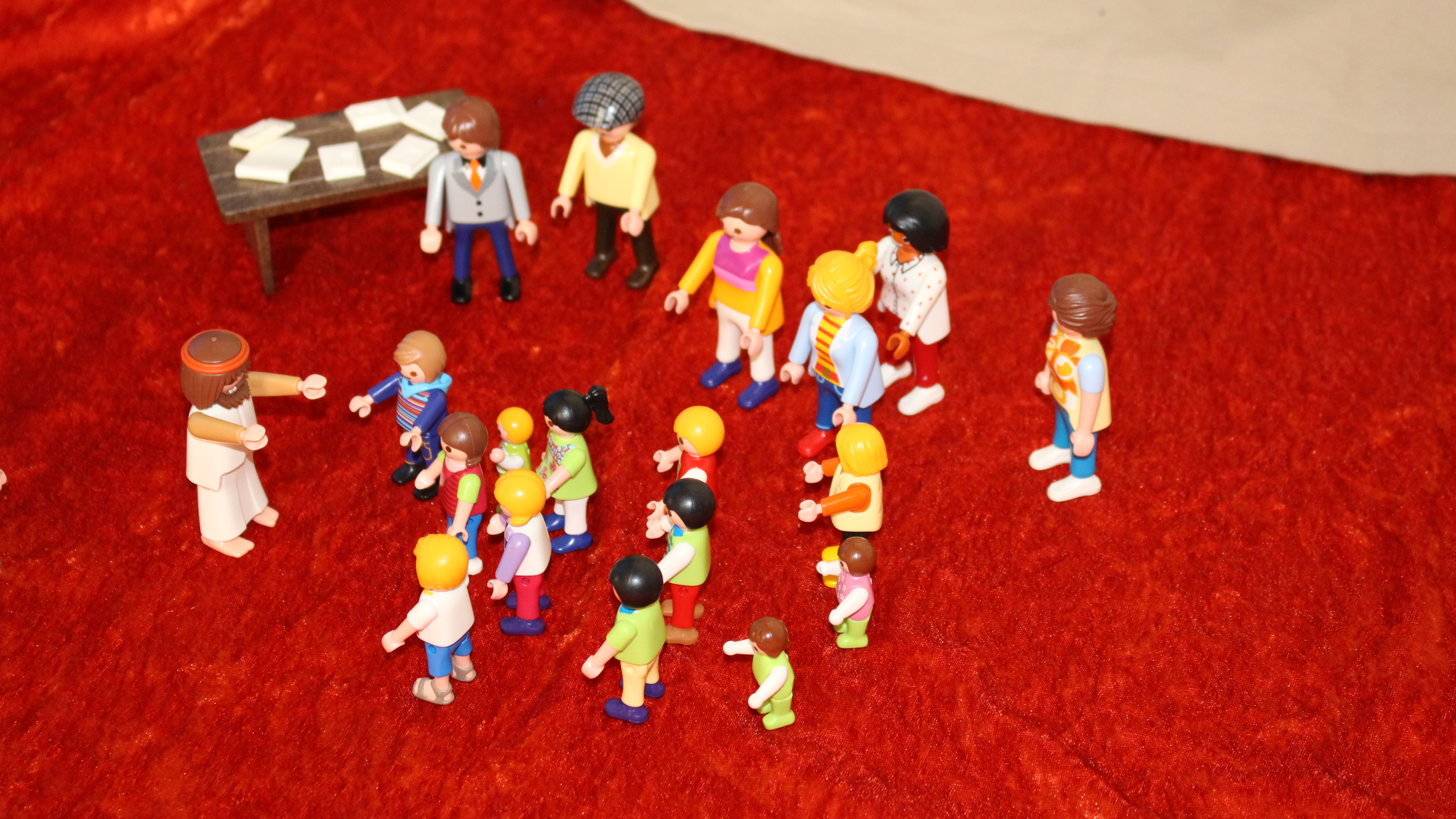 Paulines Kirchenpost, Kindersegnung, Foto E. Distler