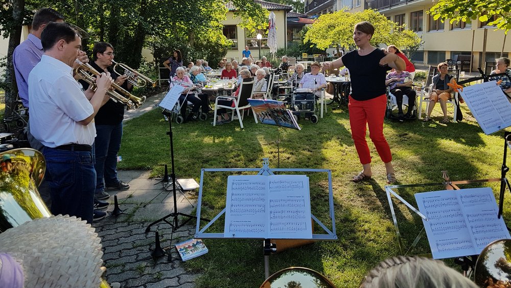 Einsatz - Sommerserenade des Posaunenchors im Garten Martin-Schalling-Haus, Foto KB