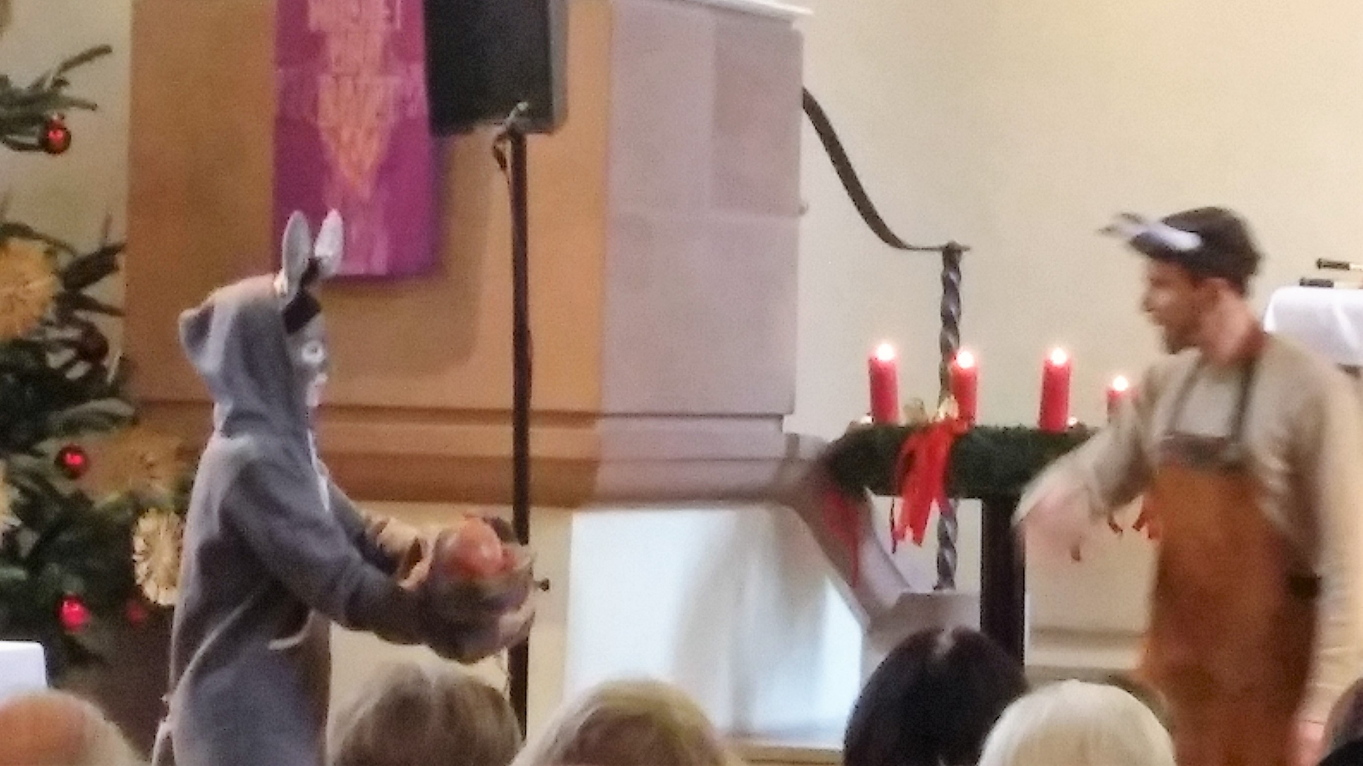 Annika Hampel und Thomas Paulmann Theater Tomka als Ochs und Esel, Foto kb