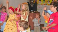 Kinder im Krabbelgottesdienst