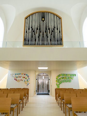 Portal, Bestuhlung, Orgelempore