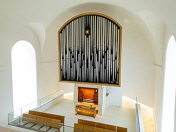 Empore und Orgel