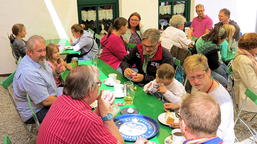 Gemeindeausflug 2019, bei Kaffee und Kuchen, Foto MH