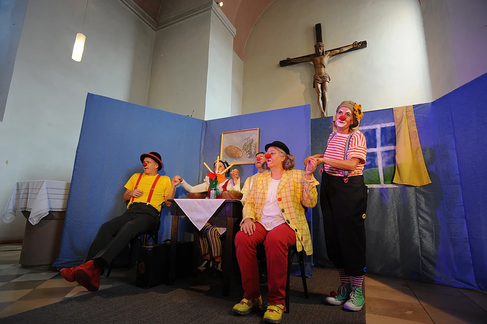 Kirchweigottesdienst Clownstheater, Foto M. Murner