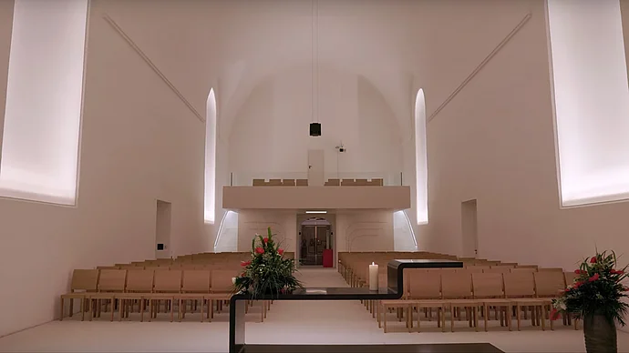 Blick zur Empore, aus Video INS LICHT