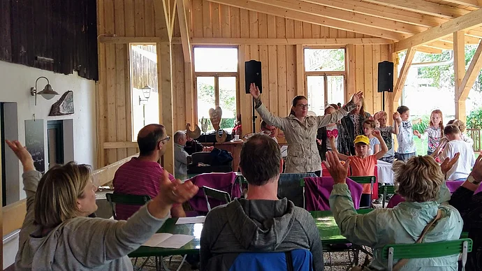 Gemeindeausflug zu Deinhards Viecherei in Gebertshofen Foto: Hauke Höpcke