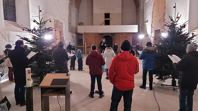 Probe Kantorei und Kinderchor für Gottesdienst aus der Christuskirchen-Baustelle, Foto: kb