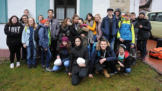 Gruppenbild der Konfis von Michael Murner und Linda Kaiser, 2019; Foto: Eifler