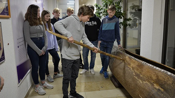 Konfirmanden zu Besuch in Mission EineWelt in Neuendettelsau; Foto: L. Kaiser