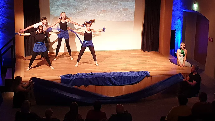 Tanzgruppe zur Kulturnacht 2019 mit Undina im Klostersaal, Foto Distler