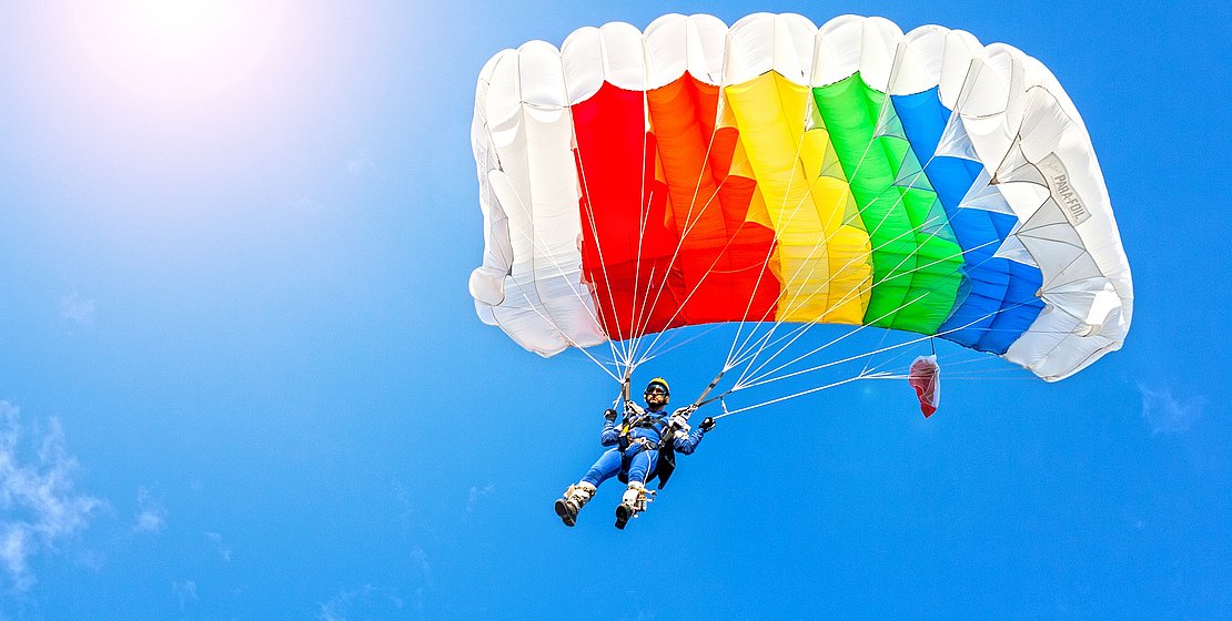 Fallschirmspringer, Bild von Skica911 auf Pixabay