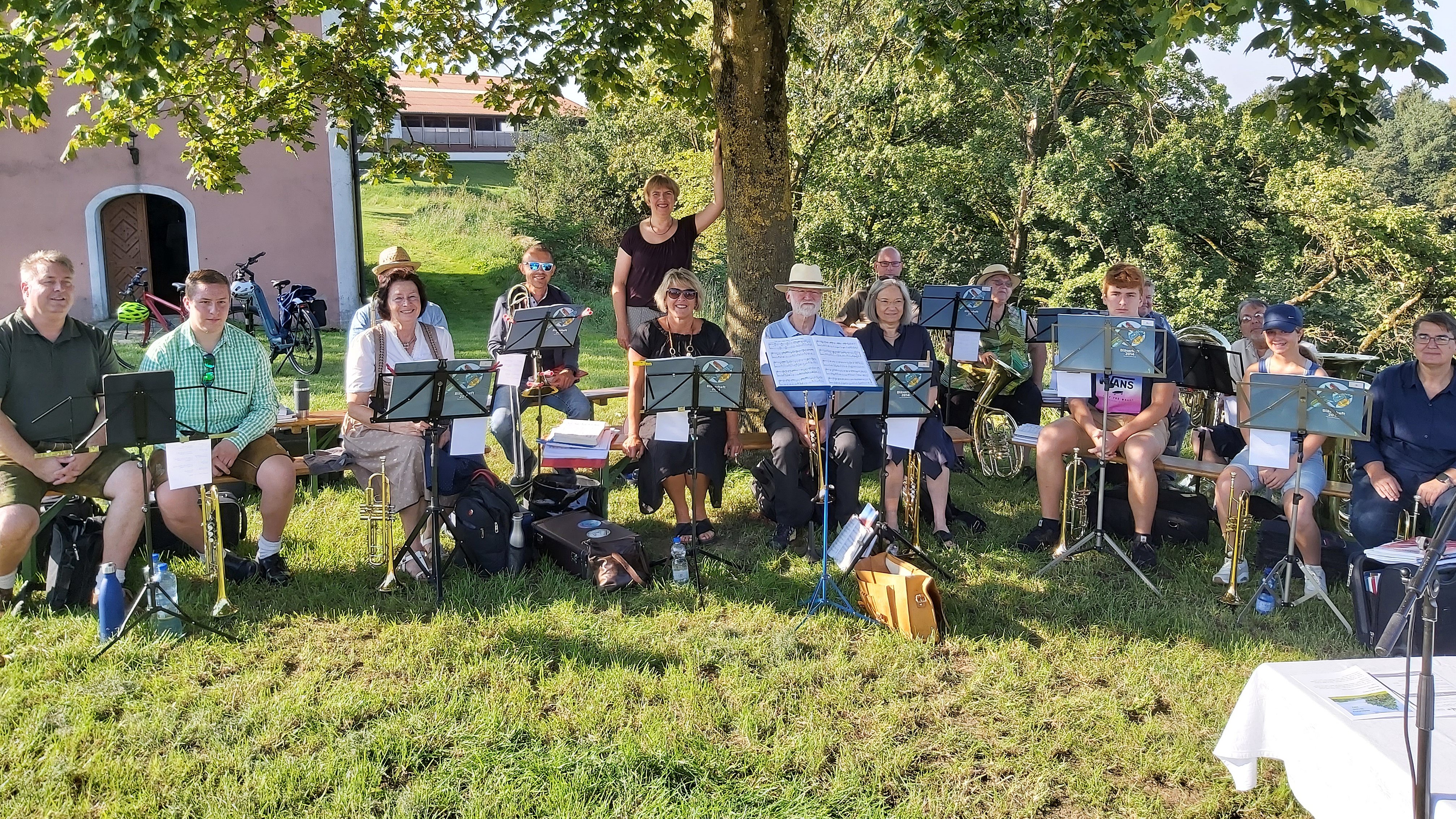 Posaunenchor Neumarkt i.d.OPf. beim Gottesdienst im Land in Winnberg