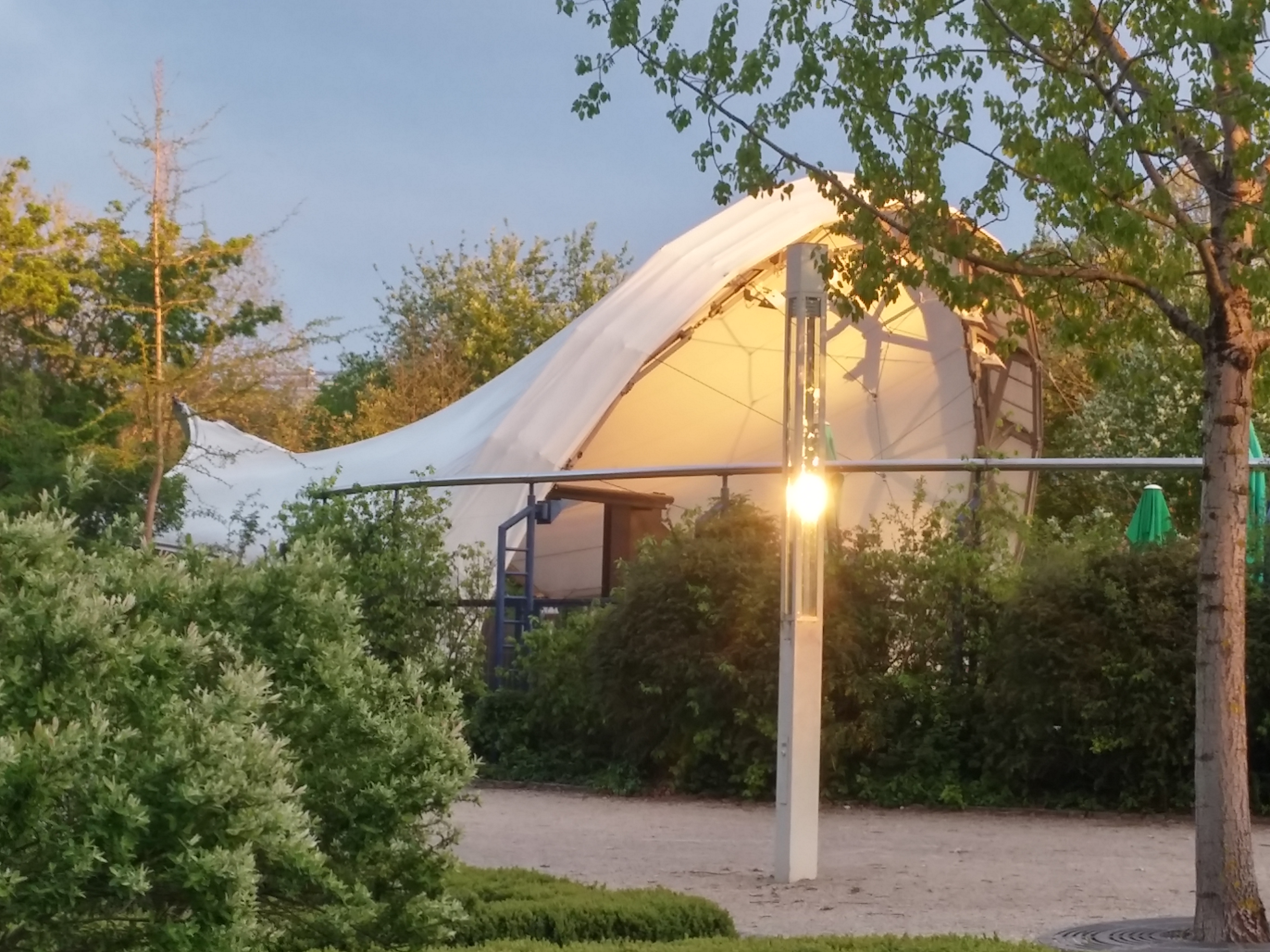Arena im LGS-Park, Abendlicht; Foto: bey