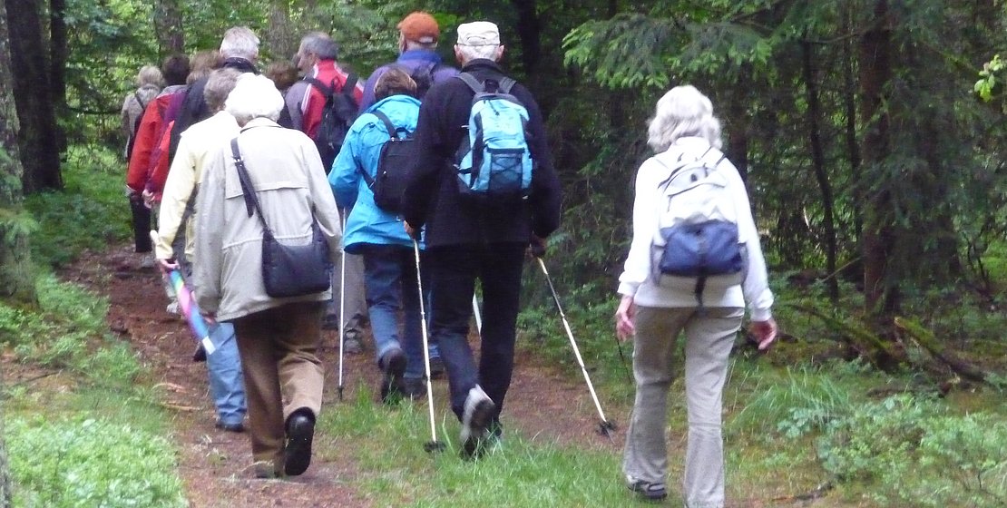 Neumarkter wandern zum Gottesdienst nach Sulzbürg; Foto: bey