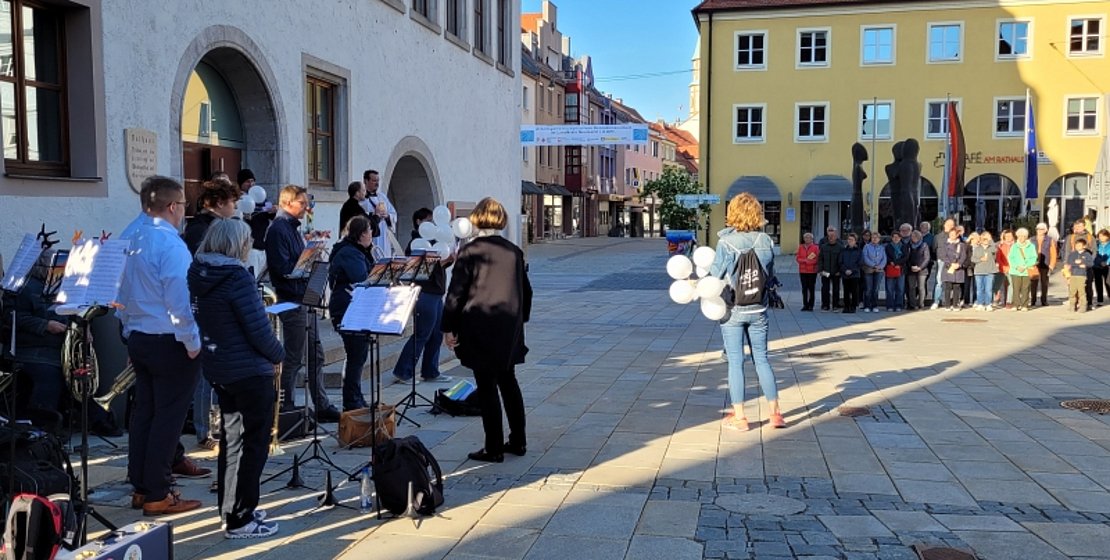 Neumarkt i.d.OPf. Friedensandacht vor dem Rathaus