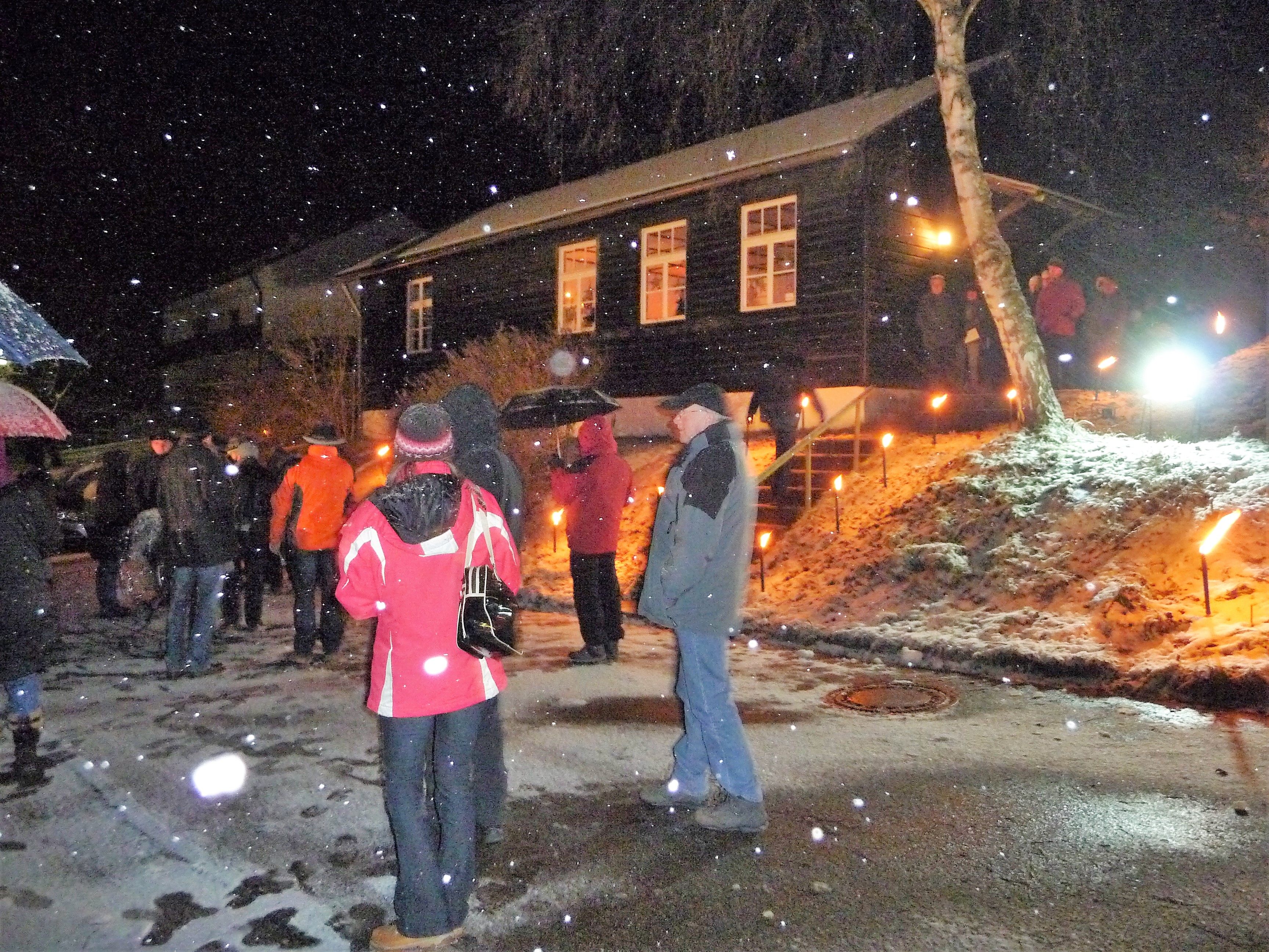 Advent Ev. Kirche Deining, 18.12.2011, Foto Bey