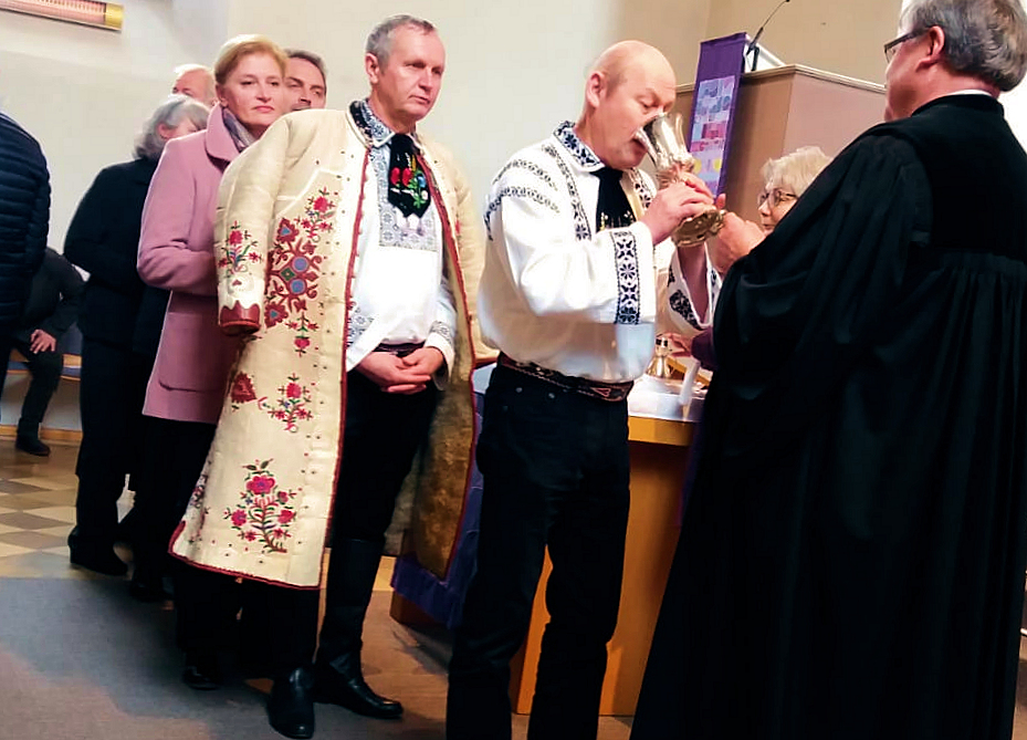 Fastenaktion Festgottesdienst Abendmahl, Foto Löwe